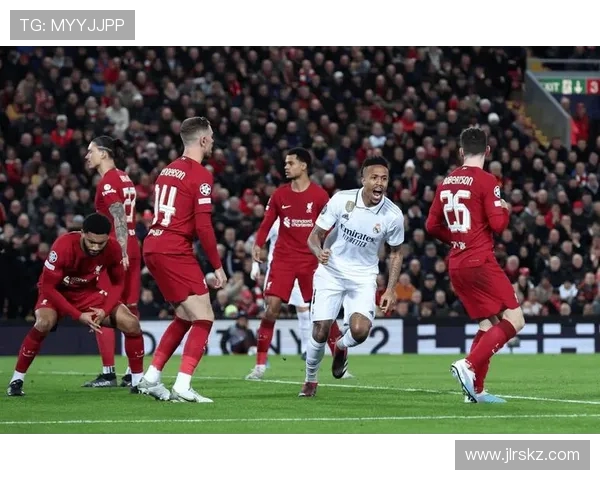 法甲里昂快速攻防转换的战术与表现